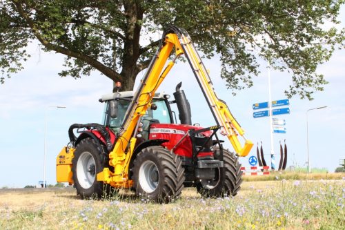 Afbeelding van Massey Ferguson 7718S Dyna-VT met Herder Grenadier MBK 513 LSH