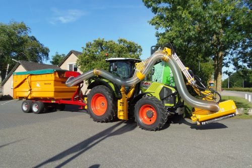 Afbeelding van Claas Arion 530 met Herder Musketier KA 180 en Jan Veenhuis JVSK 6.000