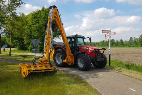 Afbeelding van Massey Ferguson 7718S Dyna-VT met Herder Grenadier MBK 513 LSH