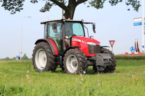 Afbeelding van Massey Ferguson 5711 Cab Essential